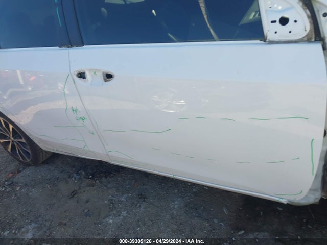 Toyota COROLLA SE 2018 5YFBURHE1JP777246 Image 20