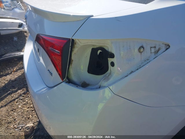 Toyota COROLLA SE 2018 5YFBURHE1JP777246 Image 22