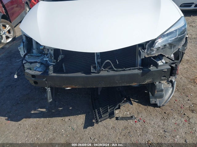 Toyota COROLLA SE 2018 5YFBURHE1JP777246 Image 6