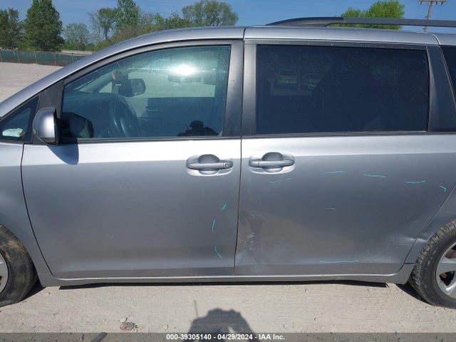 Toyota Sienna Le 8 Passenger 2015 5TDKK3DC8FS586056 Image 14