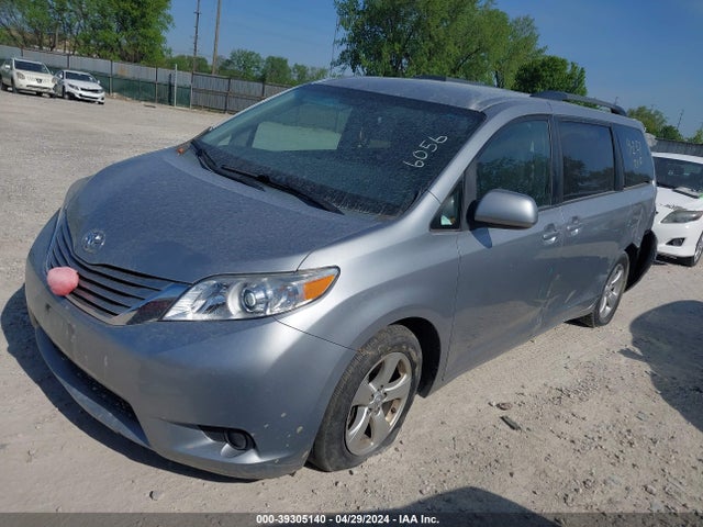 Toyota Sienna Le 8 Passenger 2015 5TDKK3DC8FS586056 Image 2