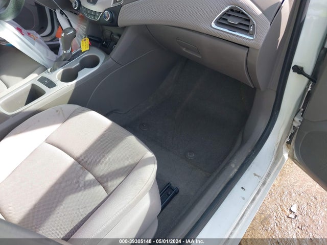 Chevrolet Cruze Ls Auto 2016 1G1BC5SMXG7261496 Image 5