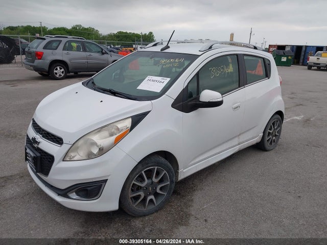 Chevrolet Spark 2lt Auto 2014 KL8CF6S98EC572457 Image 2