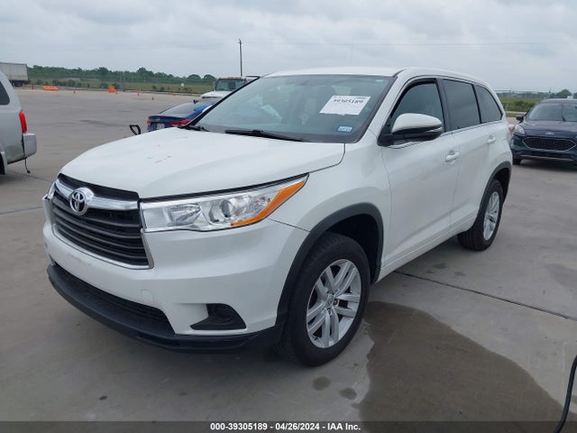 Toyota Highlander Le 2015 5TDZARFH2FS013649 Image 2