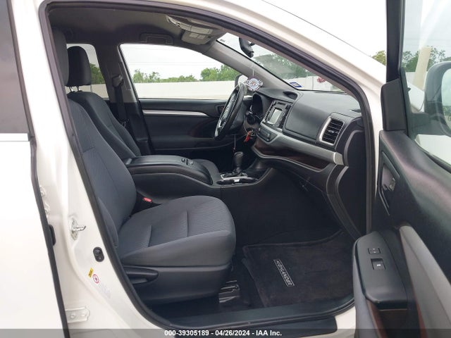 Toyota Highlander Le 2015 5TDZARFH2FS013649 Image 5