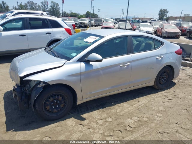 Hyundai ELANTRA SE 2017 5NPD74LF9HH196930 Image 2