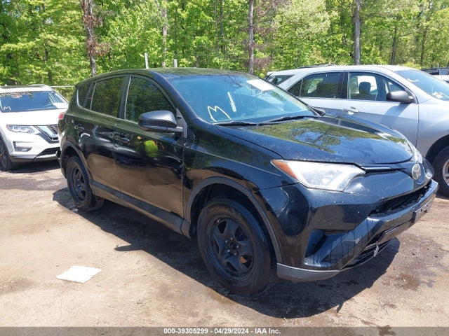 Toyota RAV4 LE 2018 2T3BFREV9JW773756 Image 1