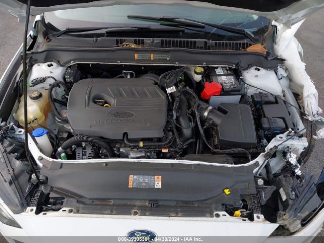 3FA6P0HD9JR144229 Ford FUSION SE