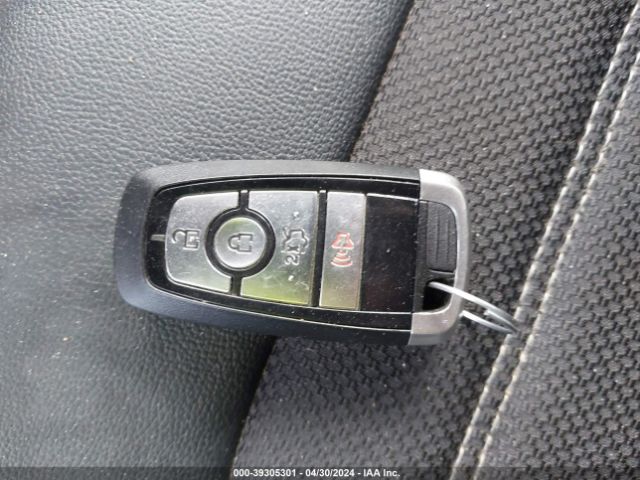 3FA6P0HD9JR144229 Ford FUSION SE