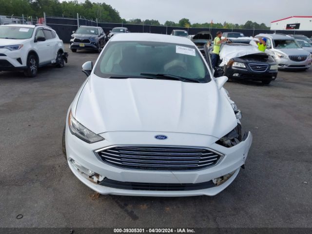 3FA6P0HD9JR144229 Ford FUSION SE