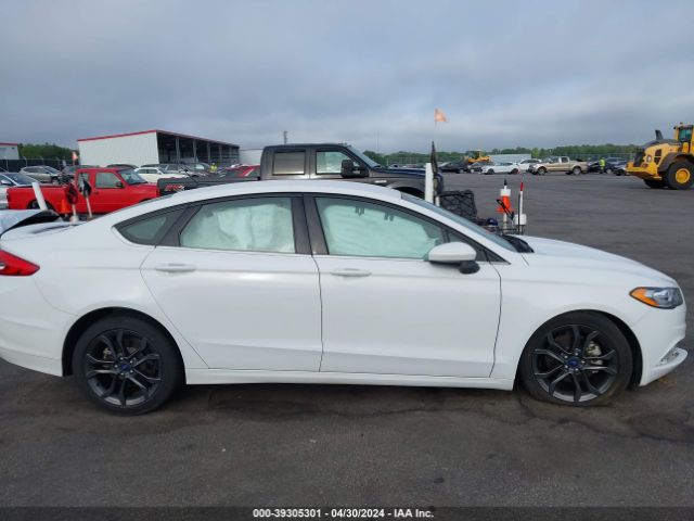 3FA6P0HD9JR144229 Ford FUSION SE