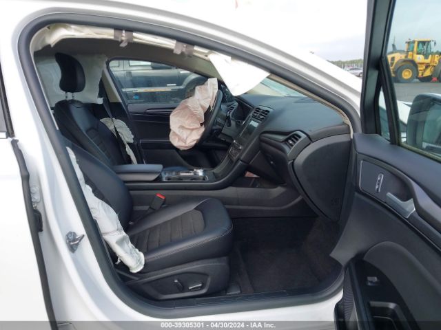 3FA6P0HD9JR144229 Ford FUSION SE