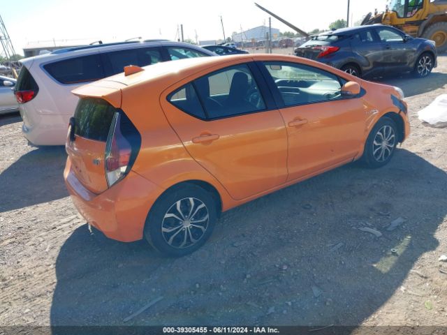 JTDKDTB38F1092502 Toyota Prius C One