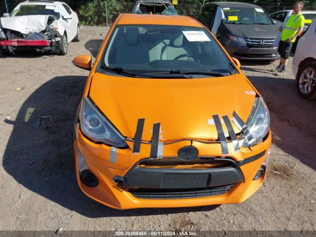 JTDKDTB38F1092502 Toyota Prius C One