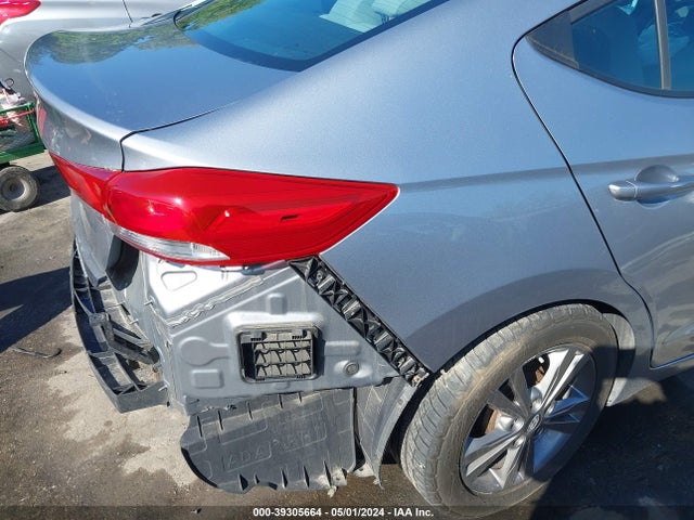 Hyundai ELANTRA SE 2017 5NPD84LF3HH022316 Image 18