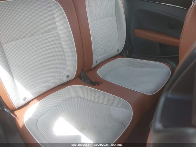 3VWF17AT9GM638857 Volkswagen Beetle 1.8t Classic