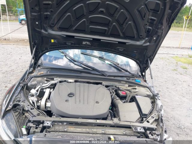 7JRL12FL1PG253175 Volvo S60 B5 Plus Dark Theme
