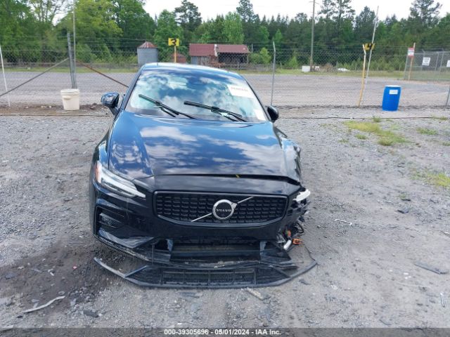 7JRL12FL1PG253175 Volvo S60 B5 Plus Dark Theme