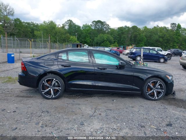 7JRL12FL1PG253175 Volvo S60 B5 Plus Dark Theme