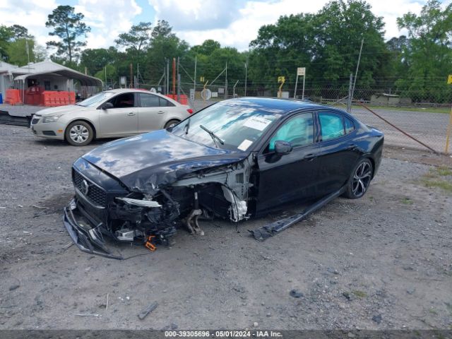 7JRL12FL1PG253175 Volvo S60 B5 Plus Dark Theme