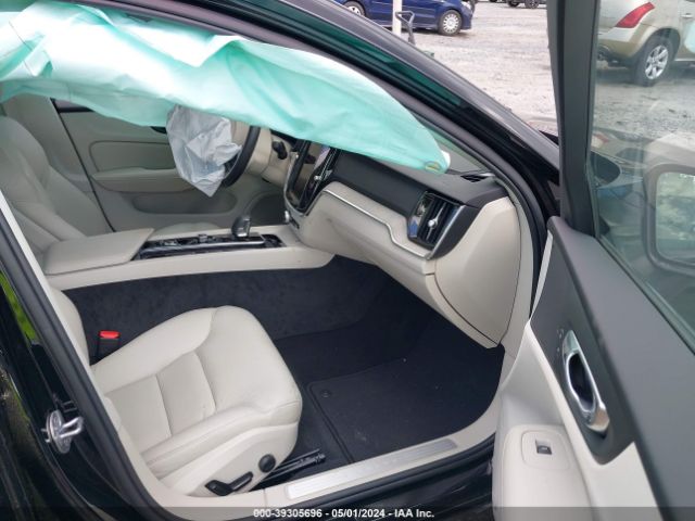7JRL12FL1PG253175 Volvo S60 B5 Plus Dark Theme
