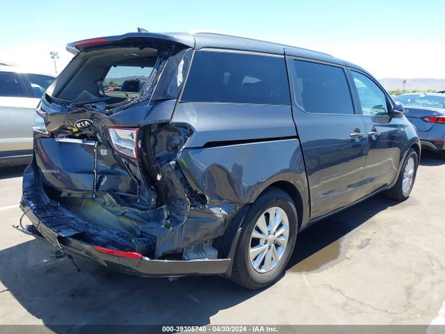 KIA SEDONA LX 2016 KNDMB5C1XG6165588 Image 4