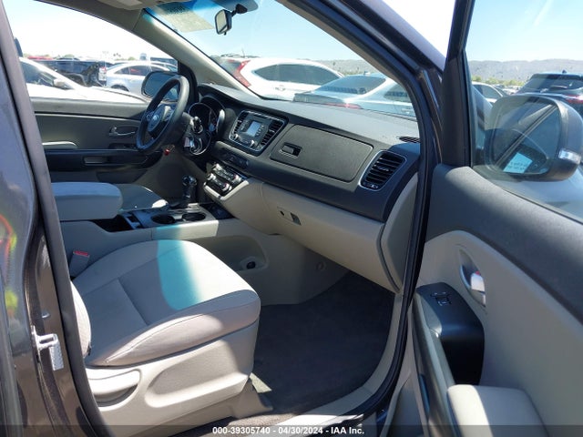 KIA SEDONA LX 2016 KNDMB5C1XG6165588 Image 5
