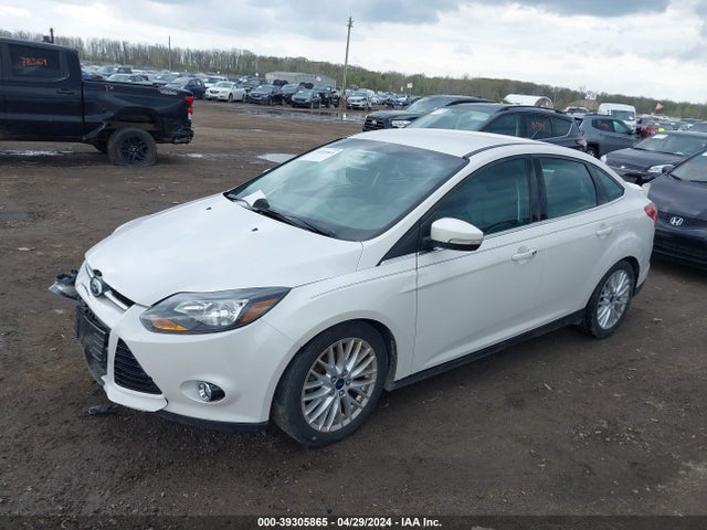 Ford Focus Titanium 2014 1FADP3J27EL107721 Image 2
