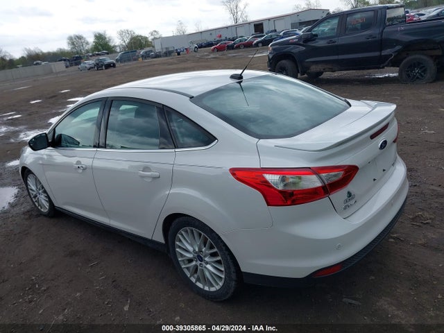 Ford Focus Titanium 2014 1FADP3J27EL107721 Image 3