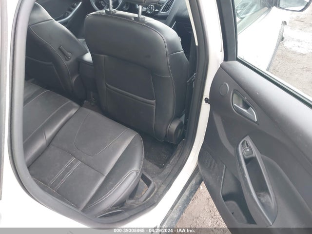 Ford Focus Titanium 2014 1FADP3J27EL107721 Image 8