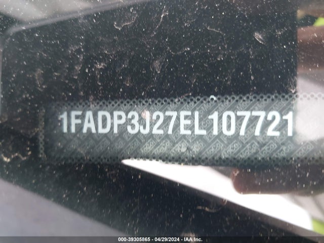 Ford Focus Titanium 2014 1FADP3J27EL107721 Image 9
