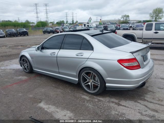 2010 MERCEDES-BENZ C 63 AMG WDDGF7HB6AF468217 Photo 2