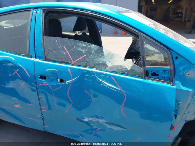 Toyota Prius Prime Plus 2018 JTDKARFP9J3093812 Image 18