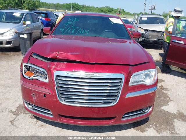 2C3CCAAG4EH105654 Chrysler 300