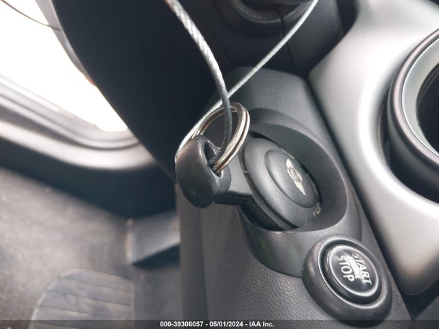 2011 MINI COOPER WMWSU3C58BT092723 Photo 10