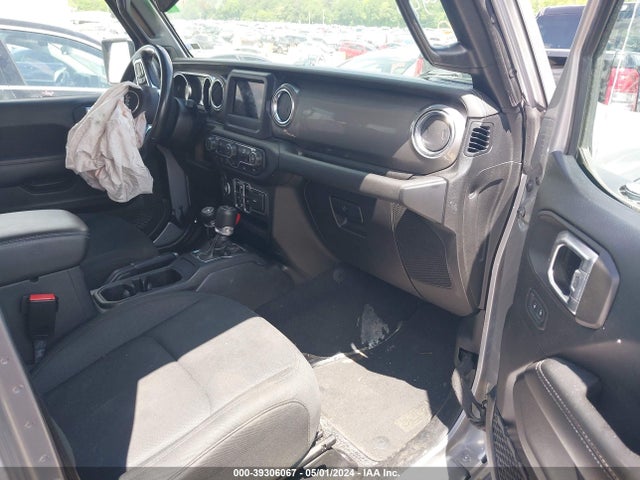 1C4HJXEN0MW645568 Jeep Wrangler Unlimited Sahara 4x4