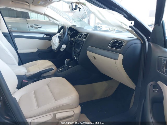 3VWLA7AJ7FM324673 Volkswagen Jetta 2.0l Tdi Se