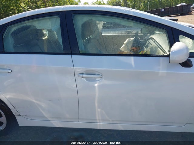 Toyota Prius Four 2014 JTDKN3DU2E1741180 Image 13