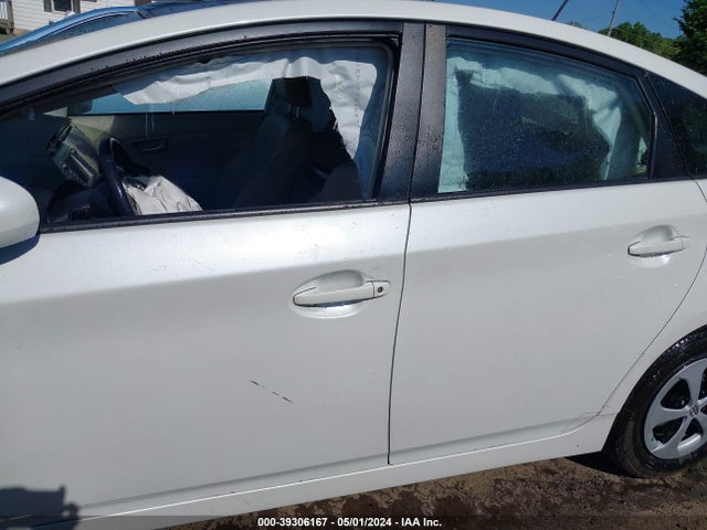 Toyota Prius Four 2014 JTDKN3DU2E1741180 Image 14