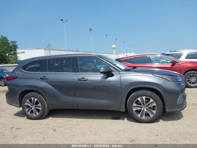 Toyota Highlander Xle 2021 5TDGZRAH0MS040305 Image 13