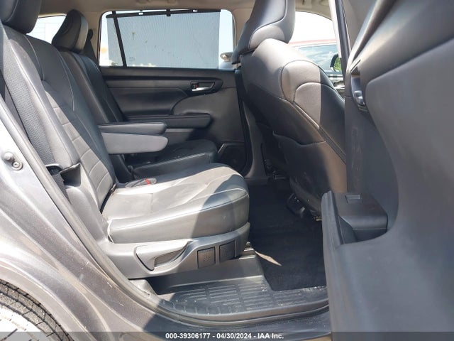 Toyota Highlander Xle 2021 5TDGZRAH0MS040305 Image 8