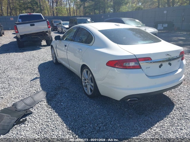 2011 JAGUAR XF SAJWA0GB8BLR84404 Photo 2