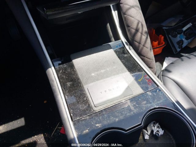 5YJ3E1EB0JF103467 Tesla Model 3 Long Range/performance