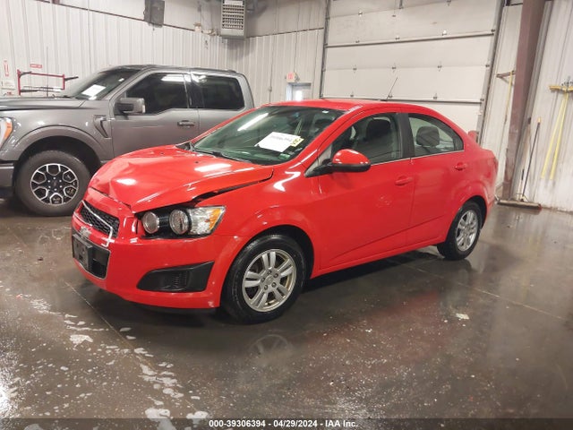 Chevrolet Sonic Lt Auto 2015 1G1JC5SB7F4167568 Image 2