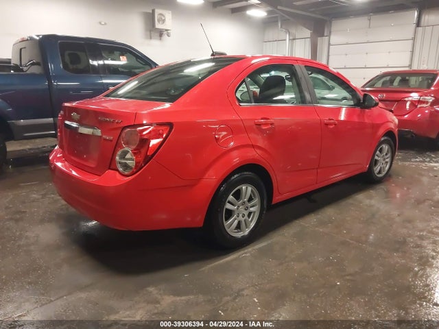 Chevrolet Sonic Lt Auto 2015 1G1JC5SB7F4167568 Image 4