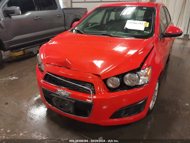 Chevrolet Sonic Lt Auto 2015 1G1JC5SB7F4167568 Image 6