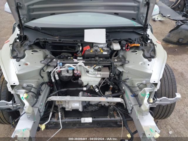 5YJ3E1EA5JF037473 Tesla Model 3 Long Range/mid Range