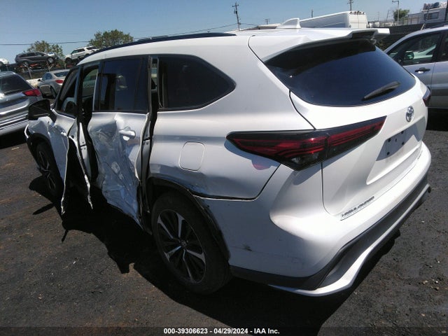 Toyota Highlander Xse 2022 5TDJZRBH6NS174080 Image 3