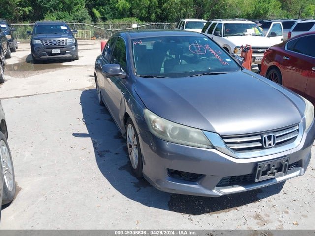 2014 1HGCR2F87EA245702 main image