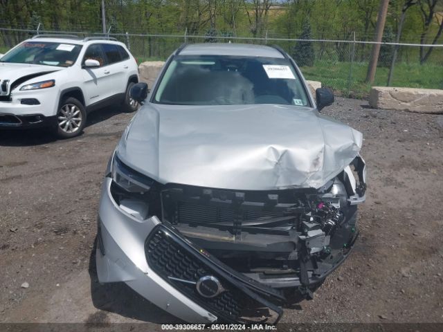 YV4L12UK4R2211640 Volvo Xc40 B5 Core Dark Theme